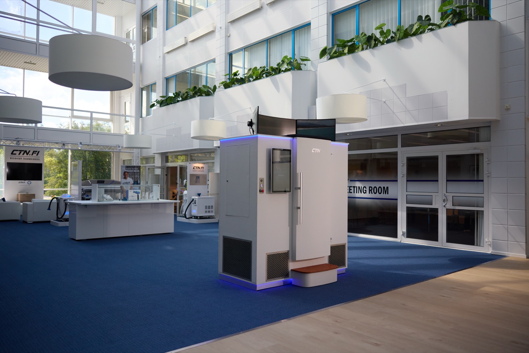 De e°CABIN en de CTN-line-up in de showroom